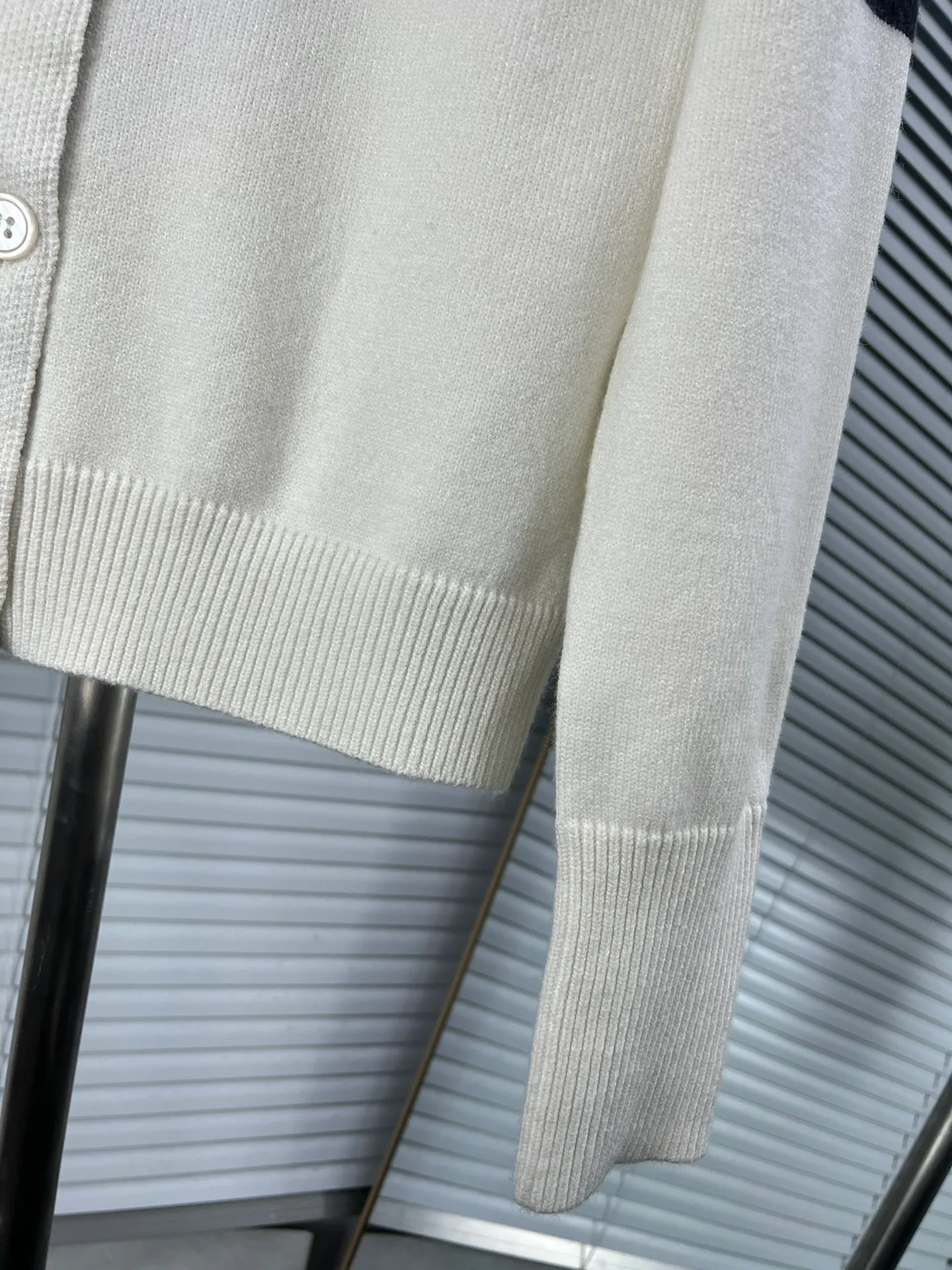THOM BROWNE🇳🇱 ， ；Classic ， ； ， ； ， Quality ； ， - ** ：** - ** ：** - ** : **Navy Blue Gray White - **Sizes: **0.1.2.（S.M.L）